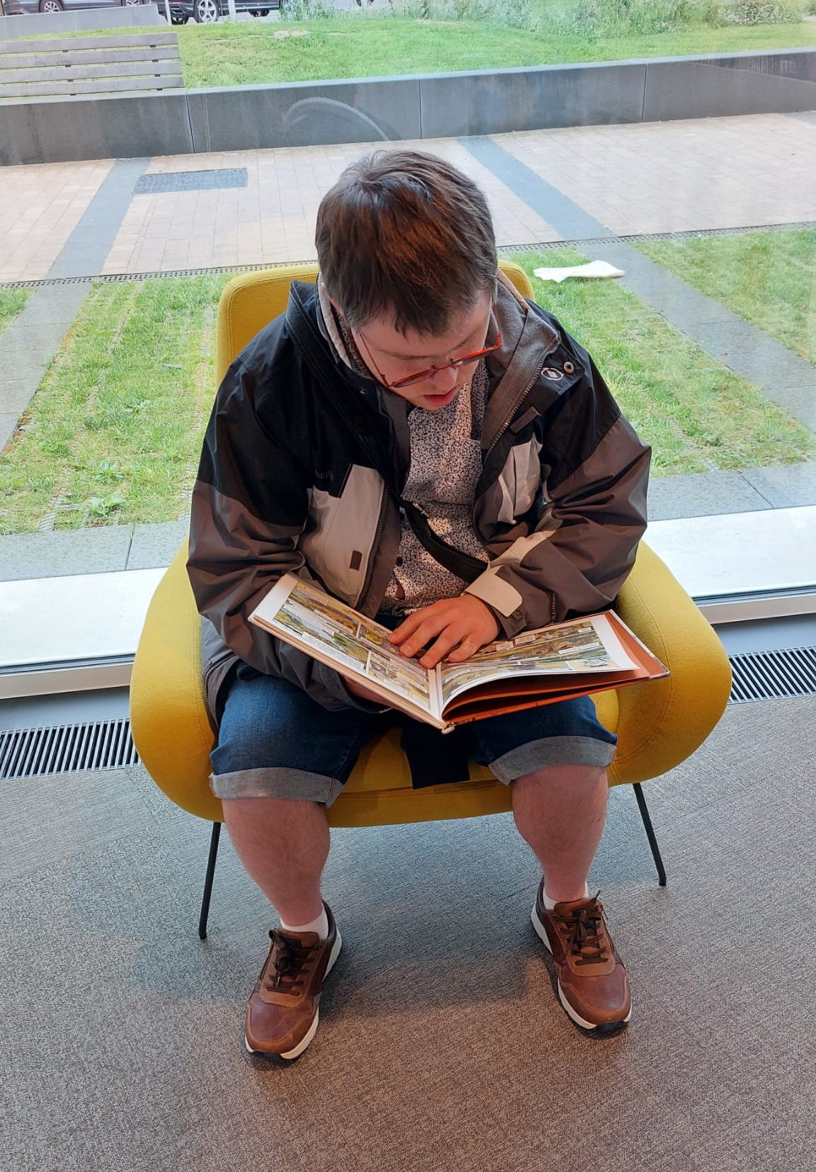 Visite de la bibliothèque « La Célestine » à Namur.